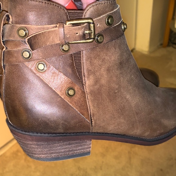 New Halogen Distressed Brown Booties - Picture 8 of 8